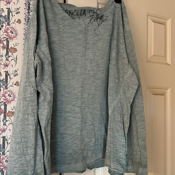 Magnolia Pearl long sleeve top one size fits most - Picture 3 of 3